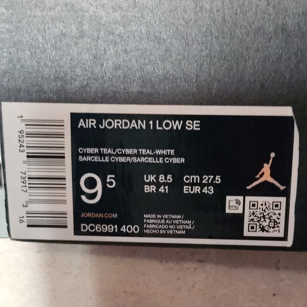 Air Jordan 1 Low SE Cyber Teal